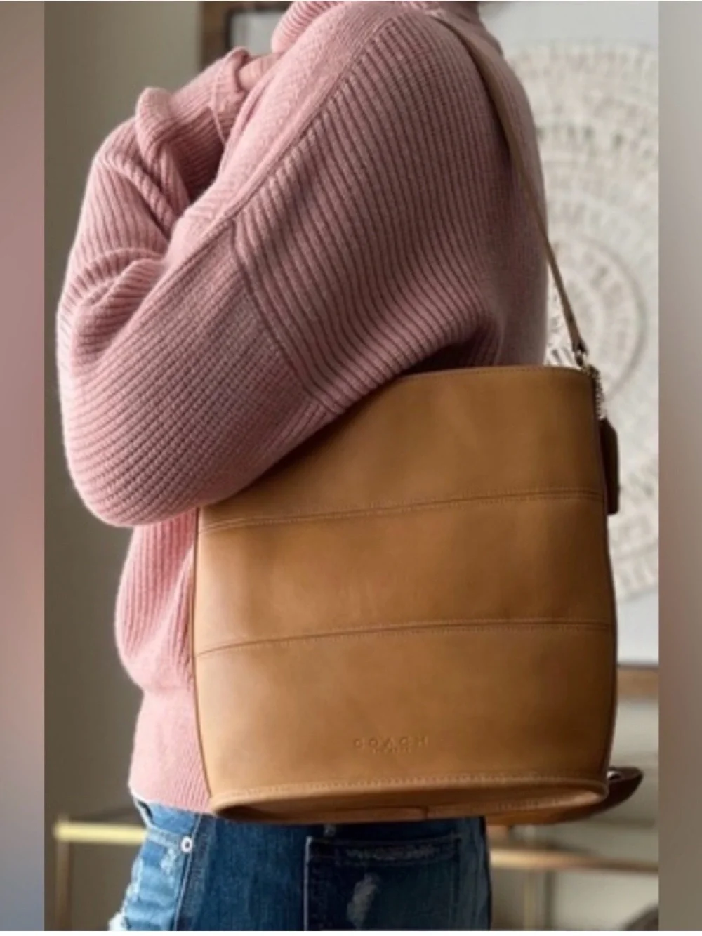 VTG rare Coach Leather Bucket Shoulder Bag - Tan